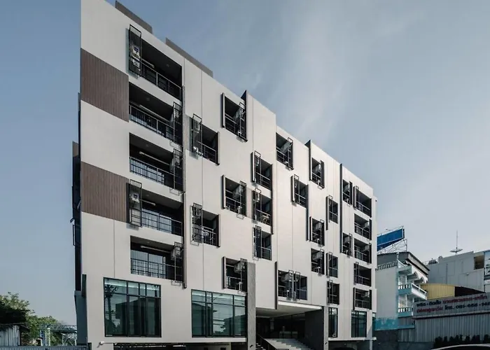 Baan Mae Suvarnabhumi Airport Apartment *