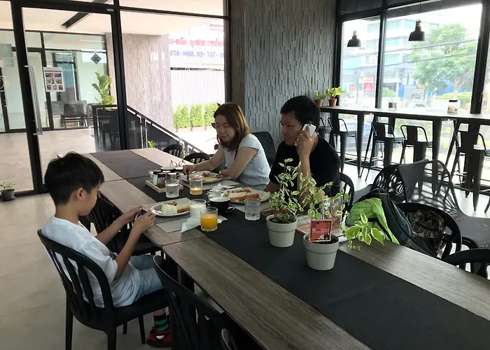 Baan Mae Suvarnabhumi Airport Apartment