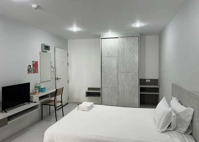Baan Mae Suvarnabhumi Airport Apartment