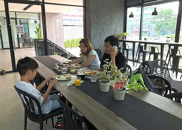 Baan Mae Suvarnabhumi Airport *