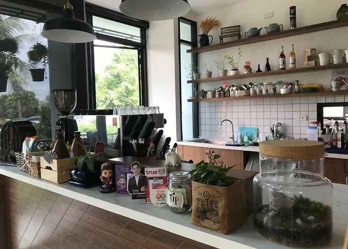 Baan Mae Suvarnabhumi Airport Apartment